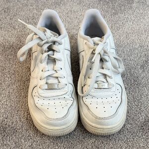 Kids Nike AF1 - White Sneakers